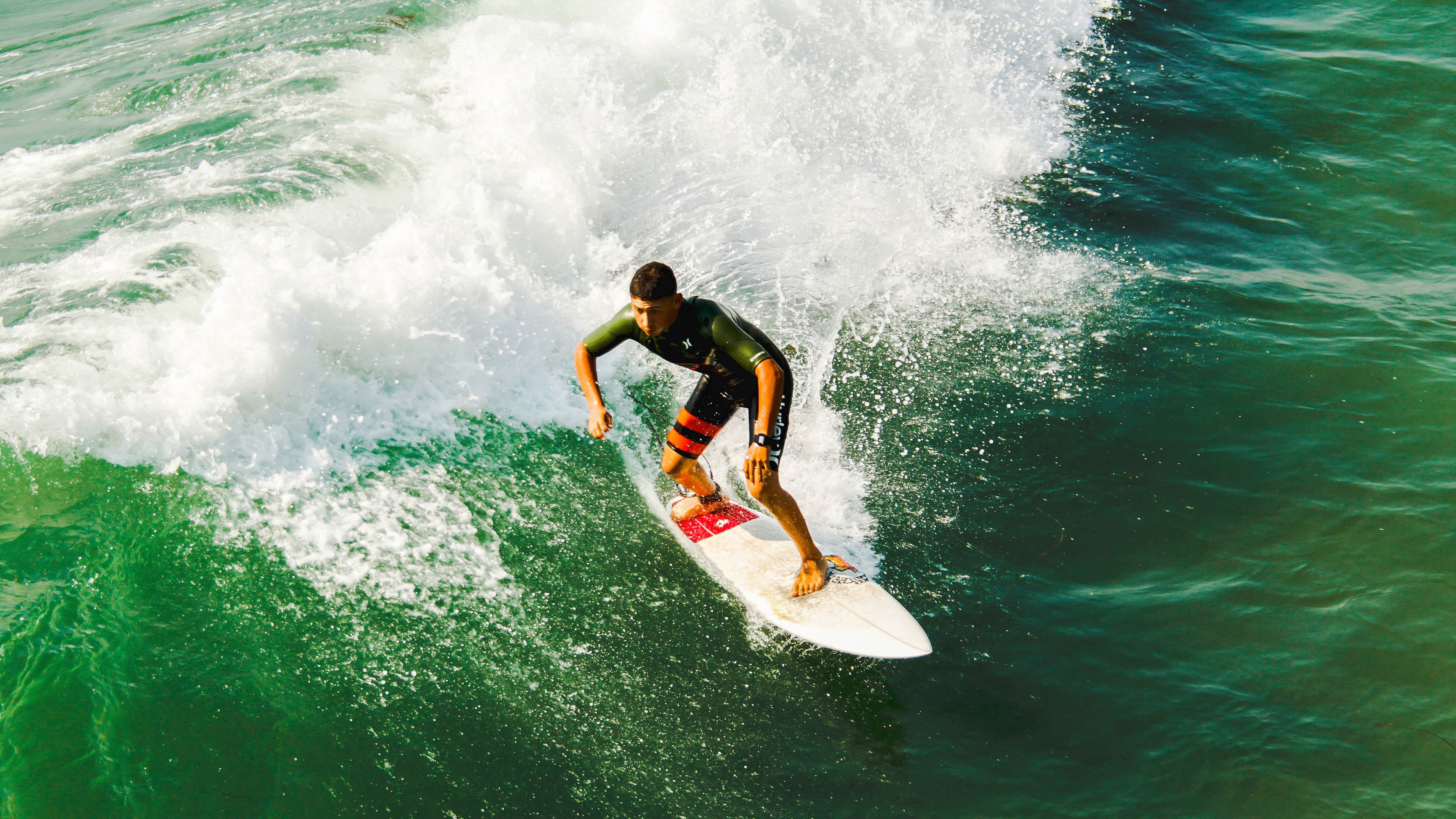 将面对旧主!阿诺德Ins发布抵达利物浦的照片:家,利物浦阿诺德外号